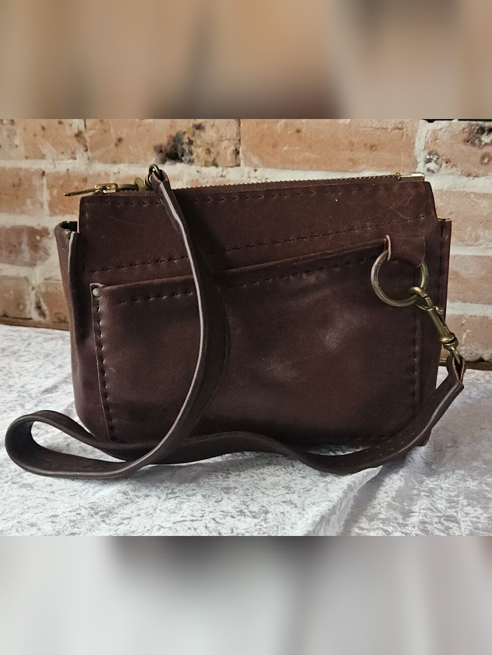 Rich Brown Leather, Contrast Stitching, Brass Hardware, Vintage Crossbody Bag
